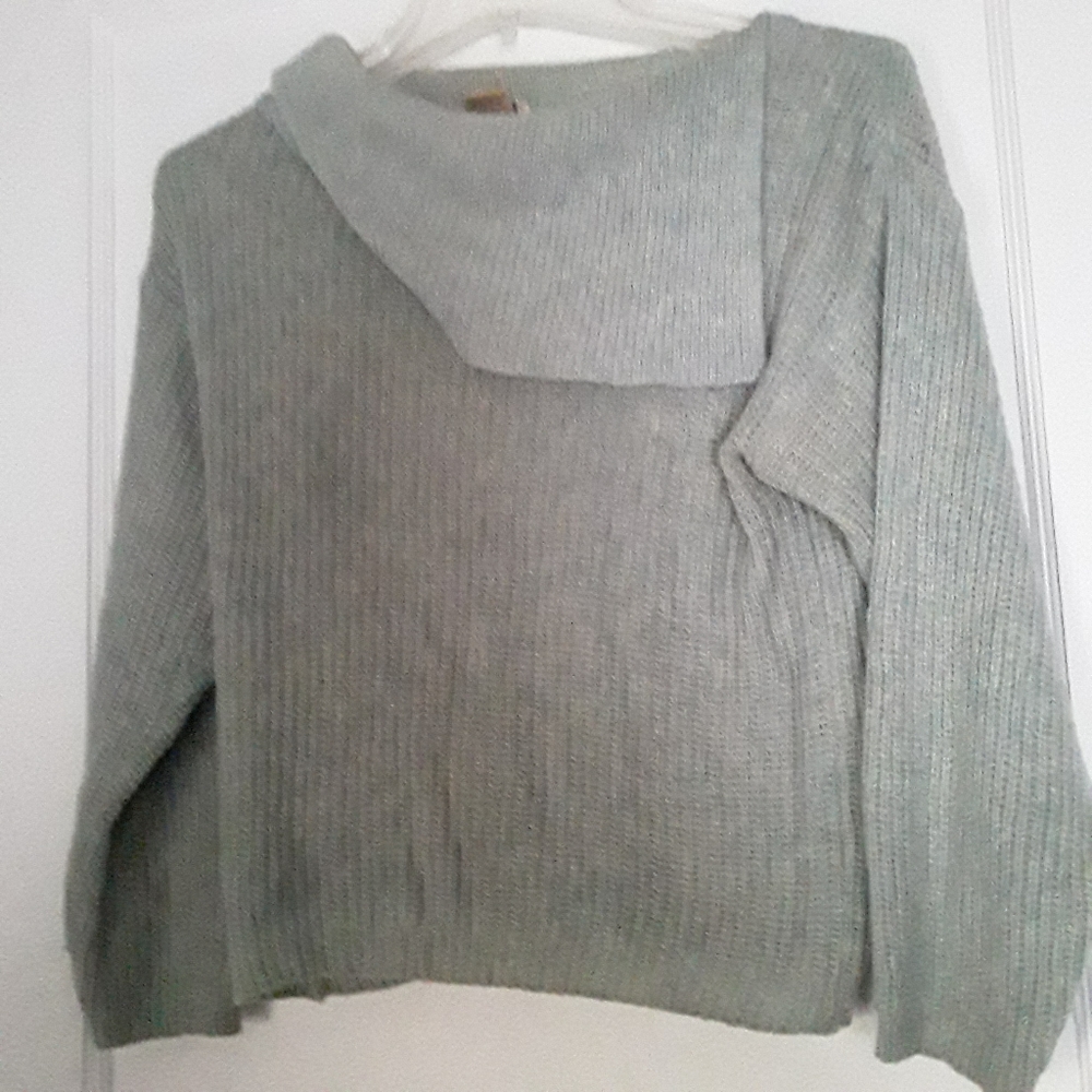 Gerard Works Mint Green open neck Size Small